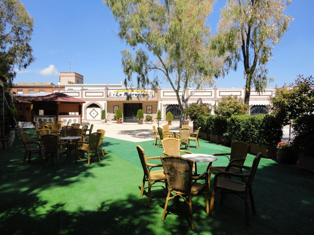 Hotel La Maruxina La Alameda de la Sagra Exterior photo